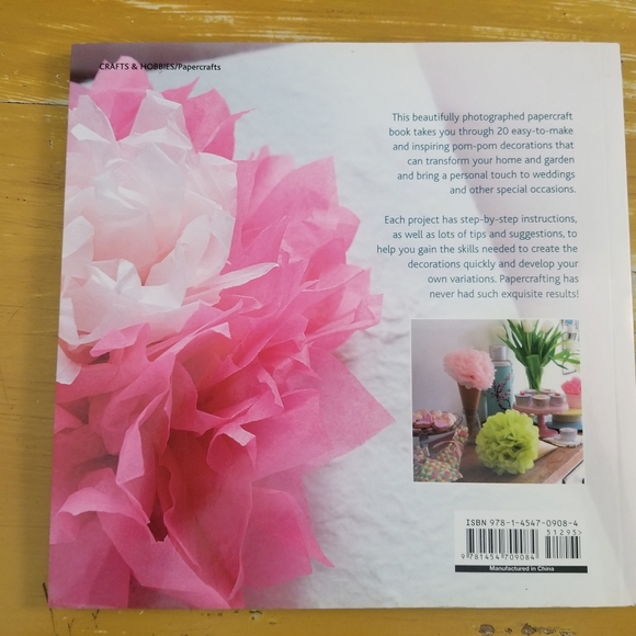 Paper Pom-Poms: 20 Creative Projects - Picture 4 of 5